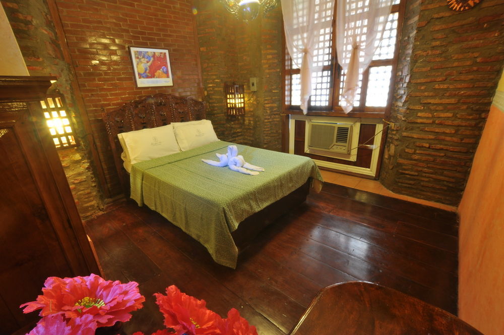 Zen Rooms Grandpa'S Inn Vigan Esterno foto