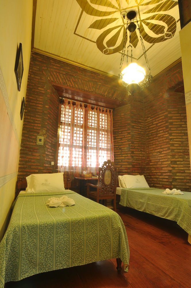 Zen Rooms Grandpa'S Inn Vigan Esterno foto