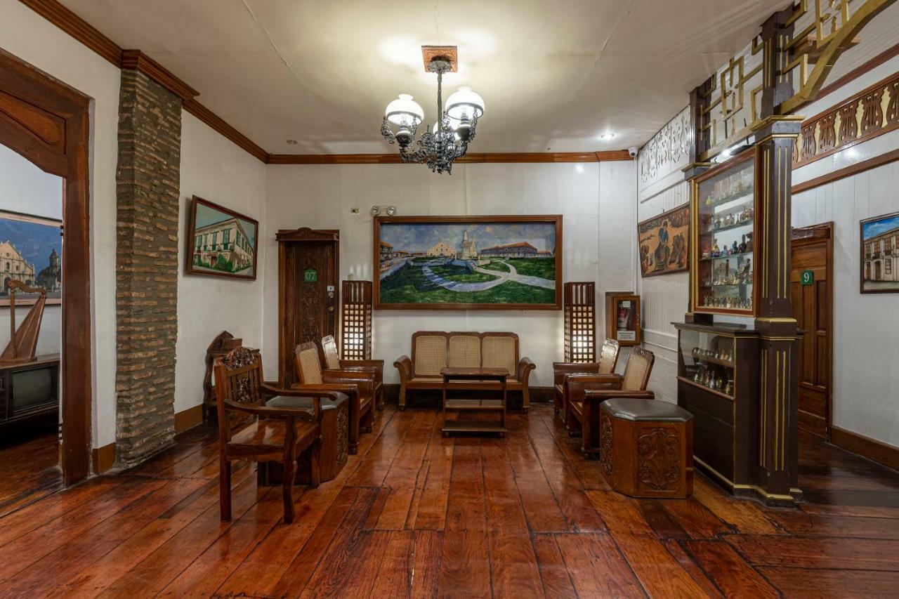 Zen Rooms Grandpa'S Inn Vigan Esterno foto